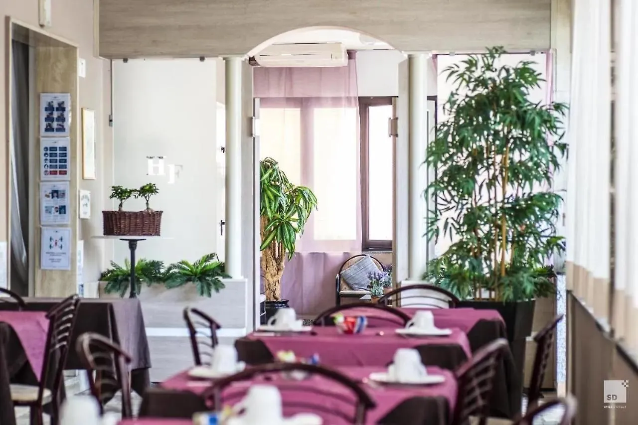 Hotel Fattori Cesenatico 3*,  Italien